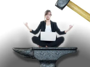 اليوم العالمي للمرأة وصراع المطرقة والسندان اليوم العالمي للمرأة وصراع المطرقة والسندان