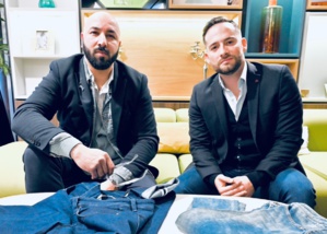 المصمم المغربي فيصل مرزوق الفرنسي من اصل مغربي المعروف بأسلوبه الفريد وتصميماته المميزة لـ"الجينز السلس" او "الجينز بدون خياطة" يجمع التصور الأنيق ل "Ancestral Ground" المصمم المغربي فيصل مرزوق الفرنسي من اصل مغربي المعروف بأسلوبه الفريد وتصميماته المميزة لـ"الجينز السلس" او "الجينز بدون خياطة" يجمع التصور الأنيق ل "Ancestral Ground"