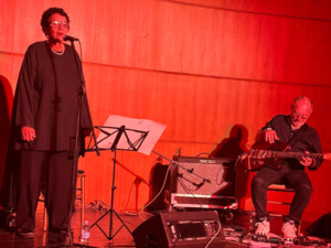 "جون مارك مونتيرا وثريا الحضراوي يُبهران سكان الرباط بعروضهم الفنية" "جون مارك مونتيرا وثريا الحضراوي يُبهران سكان الرباط بعروضهم الفنية"