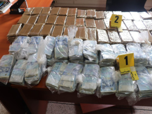 شبكة تهريب المخدرات والمؤثرات العقلية بمراكش شبكة تهريب المخدرات والمؤثرات العقلية بمراكش