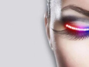 الرموش المضيئة الليد: موضة جديدة تثير الجدل في عالم الجمال الرموش المضيئة الليد: موضة جديدة تثير الجدل في عالم الجمال