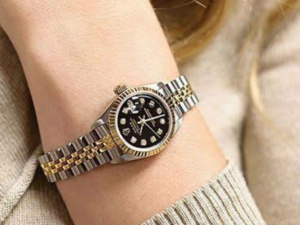 سحر الأناقة: ساعات النساء سحر الأناقة: ساعات النساء