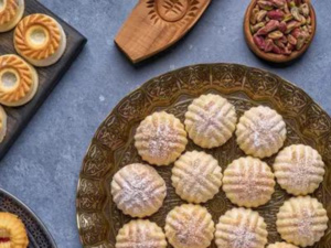 نصائح لتناول الحلويات بحذر في عيد الفطر نصائح لتناول الحلويات بحذر في عيد الفطر