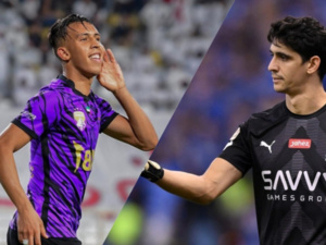 تصادم عنيف بين رحيمي وبونو في المباراة نصف النهائي لدوري أبطال آسيا تصادم عنيف بين رحيمي وبونو في المباراة نصف النهائي لدوري أبطال آسيا