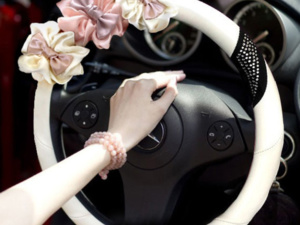 إضافات أنيقة تضفي لمسة جمالية على سيارتك إضافات أنيقة تضفي لمسة جمالية على سيارتك