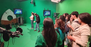 طلبة المسرح والتنشيط الثقافي من مهن الإخراج والسينوغرافيا في التلفزة والإذاعة طلبة المسرح والتنشيط الثقافي من مهن الإخراج والسينوغرافيا في التلفزة والإذاعة