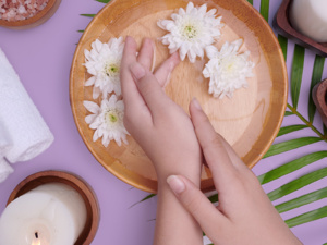 اكتساب قوة الأظافر بوسائل طبيعية اكتساب قوة الأظافر بوسائل طبيعية