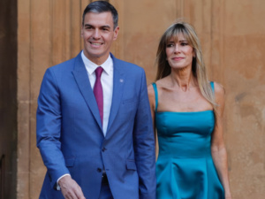 سانشيز يبقي قرار البقاء على رأس الحكومة الإسبانية رغم التحقيقات وحملة التشهير سانشيز يبقي قرار البقاء على رأس الحكومة الإسبانية رغم التحقيقات وحملة التشهير