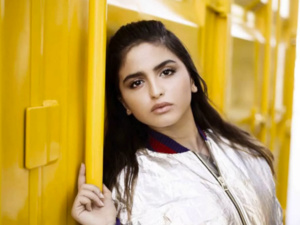 حلا الترك تُطلق أغنية"أحلى" بروح الموضة حلا الترك تُطلق أغنية"أحلى" بروح الموضة