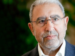 "الخميس": مجموعة قصصية جديدة للشاعر محمد الأشعري "الخميس": مجموعة قصصية جديدة للشاعر محمد الأشعري