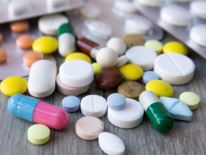 تأثيرات مضادات الاكتئاب: الفوائد والأضرار بدون استشارة طبية تأثيرات مضادات الاكتئاب: الفوائد والأضرار بدون استشارة طبية