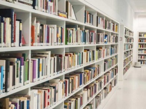 مختبر السرديات بالدارالبيضاء في حلقة نقاشية حول وضعية الكتاب في المغرب مختبر السرديات بالدارالبيضاء في حلقة نقاشية حول وضعية الكتاب في المغرب