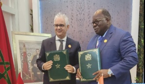 المنتدى العالمي للماء: المغرب وكوت ديفوار يوقعان مذكرة تفاهم في مجال الموارد المائية المنتدى العالمي للماء: المغرب وكوت ديفوار يوقعان مذكرة تفاهم في مجال الموارد المائية