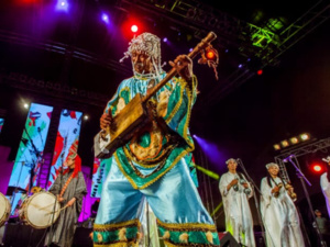 مهرجان كناوة وموسيقى العالم: عروض موسيقية مبتكرة تجمع بين التقاليد والحداثة في دورته الـ25 مهرجان كناوة وموسيقى العالم: عروض موسيقية مبتكرة تجمع بين التقاليد والحداثة في دورته الـ25