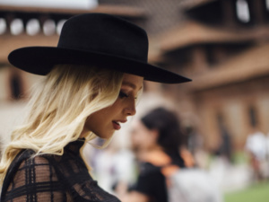 القبعات: إضافة لمسة من الأناقة والحماية في موسم الصيف 2024 القبعات: إضافة لمسة من الأناقة والحماية في موسم الصيف 2024