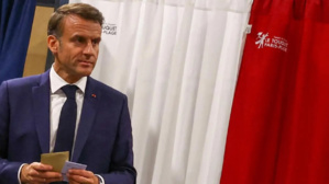 ماكرون يبقي على تشكيلة حكومته بانتظار نتائج المشاورات ماكرون يبقي على تشكيلة حكومته بانتظار نتائج المشاورات