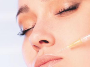 مخاطر حقن الفيلر على صحة الوجه: ما يجب أن تعرفه مخاطر حقن الفيلر على صحة الوجه: ما يجب أن تعرفه