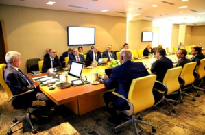 صديقي يجتمع مع المهنيين للحفاظ على سلسلتي اللحوم الحمراء والحليب وتعزيز السيادة الغذائية صديقي يجتمع مع المهنيين للحفاظ على سلسلتي اللحوم الحمراء والحليب وتعزيز السيادة الغذائية