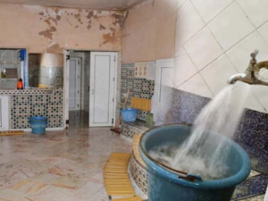 القضية تزيرات : سلطات الدار البيضاء تعيد العمل بقرار إغلاق الحمامات ثلاثة أيام في الأسبوع القضية تزيرات : سلطات الدار البيضاء تعيد العمل بقرار إغلاق الحمامات ثلاثة أيام في الأسبوع