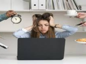 مخاطر الضغط النفسي والأرق: كيف يؤثران على صحتك؟ مخاطر الضغط النفسي والأرق: كيف يؤثران على صحتك؟