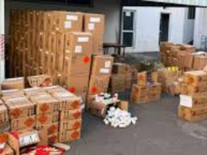 الدار البيضاء: ضبط كميات قياسية من المفرقعات والألعاب النارية المهربة الدار البيضاء: ضبط كميات قياسية من المفرقعات والألعاب النارية المهربة