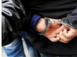 اعتقال أب وابنه بحوزتهما مواد مهلوسة في مكناس اعتقال أب وابنه بحوزتهما مواد مهلوسة في مكناس