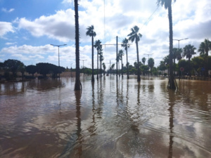 "قادوس كازا" يغرق سوق الجملة بالفيضانات "قادوس كازا" يغرق سوق الجملة بالفيضانات