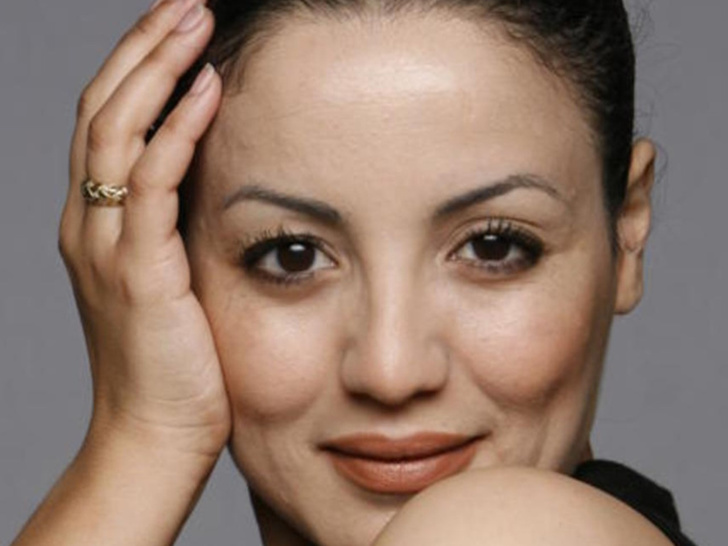 "سناء عكرود: من المسرح إلى الروحانية" "سناء عكرود: من المسرح إلى الروحانية"