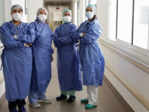 أطباء في التدريب: المغادرة أم الخدمة، ذلك هو التحدي أطباء في التدريب: المغادرة أم الخدمة، ذلك هو التحدي