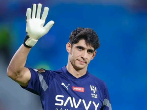 ياسين بونو ضمن قائمة الحراس الأعلى أجراً في العالم ياسين بونو ضمن قائمة الحراس الأعلى أجراً في العالم