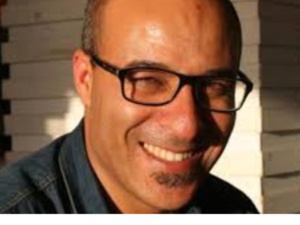 تكريم محمد اشويكة في مهرجان سلا: قراءة في فلسفة السينما والجماليات البصرية تكريم محمد اشويكة في مهرجان سلا: قراءة في فلسفة السينما والجماليات البصرية