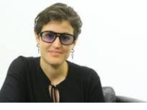 المخرجة زينب واكريم تحصد الذهبية في مهرجان الغردقة السينمائي بمصر عن فيلمها "أيور" المخرجة زينب واكريم تحصد الذهبية في مهرجان الغردقة السينمائي بمصر عن فيلمها "أيور"