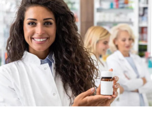 الصيدلي: ركن أساسي في رعاية صحتنا الصيدلي: ركن أساسي في رعاية صحتنا