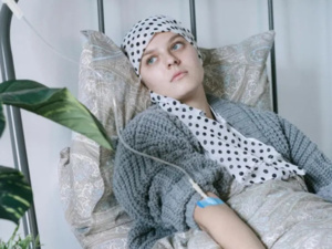 العلاج الإشعاعي والكيميائي: الفرق والتأثيرات الجانبية العلاج الإشعاعي والكيميائي: الفرق والتأثيرات الجانبية