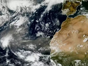 عاصفة "كيرك" تتجاوز المغرب وتخلف وراءها أمطارا غزيرة عاصفة "كيرك" تتجاوز المغرب وتخلف وراءها أمطارا غزيرة