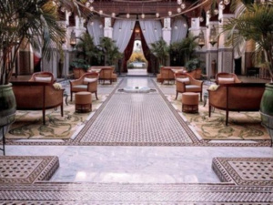 فندق رويال منصور يحصل على جائزة الفندق الأكثر ترحيبًا في العالم فندق رويال منصور يحصل على جائزة الفندق الأكثر ترحيبًا في العالم