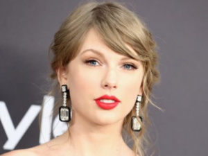 تايلور سويفت تتبرع بـ5 مليون دولار للإغاثة من إعصاري ميلتون وهيلين تايلور سويفت تتبرع بـ5 مليون دولار للإغاثة من إعصاري ميلتون وهيلين