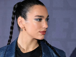 تسريحات شعر طويلة لفعاليات موسم الرياض 2024: استلهمي إطلالتك من النجمات تسريحات شعر طويلة لفعاليات موسم الرياض 2024: استلهمي إطلالتك من النجمات