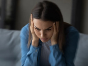 نوبات الهلع: فهمها وإدارتها وفقاً لعلم النفس نوبات الهلع: فهمها وإدارتها وفقاً لعلم النفس