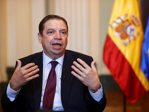 وزير الزراعة الإسباني : الروابط مع المغرب تتفوق على قرار محكمة العدل الأوروبية وزير الزراعة الإسباني : الروابط مع المغرب تتفوق على قرار محكمة العدل الأوروبية