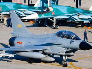 الصين تقدم مقاتلات J-10 'التنين' في معرض مراكش الدولي للطيران الصين تقدم مقاتلات J-10 'التنين' في معرض مراكش الدولي للطيران