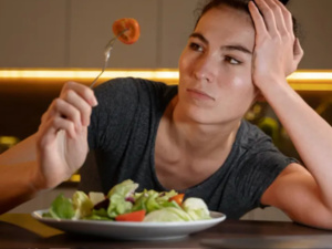 أهم أسباب السمنة لدى النساء ونصائح فعّالة لإنقاص الوزن أهم أسباب السمنة لدى النساء ونصائح فعّالة لإنقاص الوزن