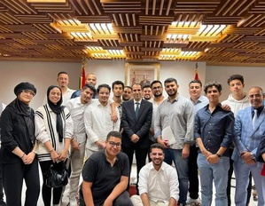 طلبة الطب يعودون إلى مدرجات الكليات بعد تسوية رباعية الأطراف