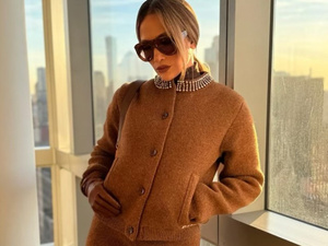 إطلالات جينيفر لوبيز بدرجات اللون البني: أناقة تتناسب مع الأجواء الباردة إطلالات جينيفر لوبيز بدرجات اللون البني: أناقة تتناسب مع الأجواء الباردة