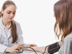 طرق الوقاية من ارتفاع ضغط الدم عند النساء لتجنّب التبعات الصحية الخطيرة طرق الوقاية من ارتفاع ضغط الدم عند النساء لتجنّب التبعات الصحية الخطيرة