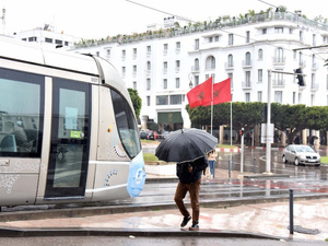 المغرب يستعد لانخفاض درجات الحرارة وزخات مطرية ابتداءً من الأربعاء المغرب يستعد لانخفاض درجات الحرارة وزخات مطرية ابتداءً من الأربعاء