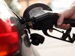 الحكومة ترفض زيادة ضريبة أرباح شركات المحروقات إلى 40% الحكومة ترفض زيادة ضريبة أرباح شركات المحروقات إلى 40%