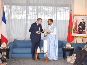 في ختام زيارته للعيون والداخلة : السفير الفرنسي يشيد بجهود التنمية ويعزز الشراكة مع المغرب في ختام زيارته للعيون والداخلة : السفير الفرنسي يشيد بجهود التنمية ويعزز الشراكة مع المغرب