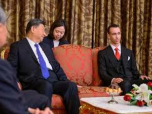 صاحب السمو الملكي ولي العهد الأمير مولاي الحسن يستقبل الرئيس الصيني بالدار البيضاء صاحب السمو الملكي ولي العهد الأمير مولاي الحسن يستقبل الرئيس الصيني بالدار البيضاء