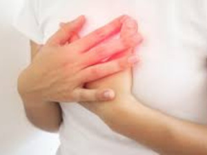 الغازات الصدرية: أعراضها وكيفية التمييز بينها وبين النوبات القلبية الغازات الصدرية: أعراضها وكيفية التمييز بينها وبين النوبات القلبية